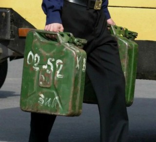 Житель Курильска предстанет перед судом за кражу дизельного топлива