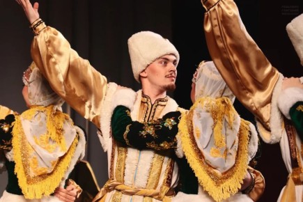 Весело там, где запевается песня!