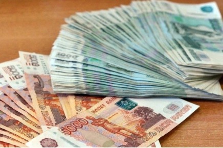 Мужчина с Итурупа, поверив в аферу с доходом в 7 тысяч долларов, чуть не потерял сбережения