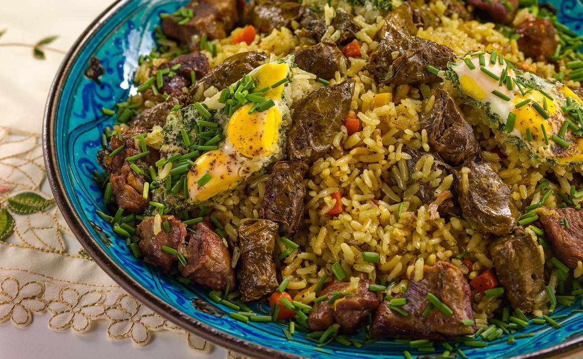 Плов: Тайна восточного кулинарного искусства в восьми рецептах