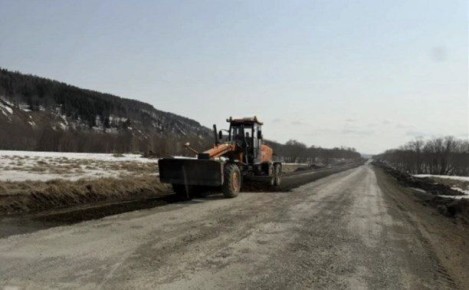 В южных районах Сахалина устранят 3330 дорожных дефектов