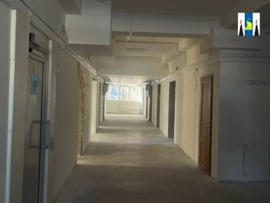 В Центральной поликлинике Южно-Сахалинска обновляют второй корпус