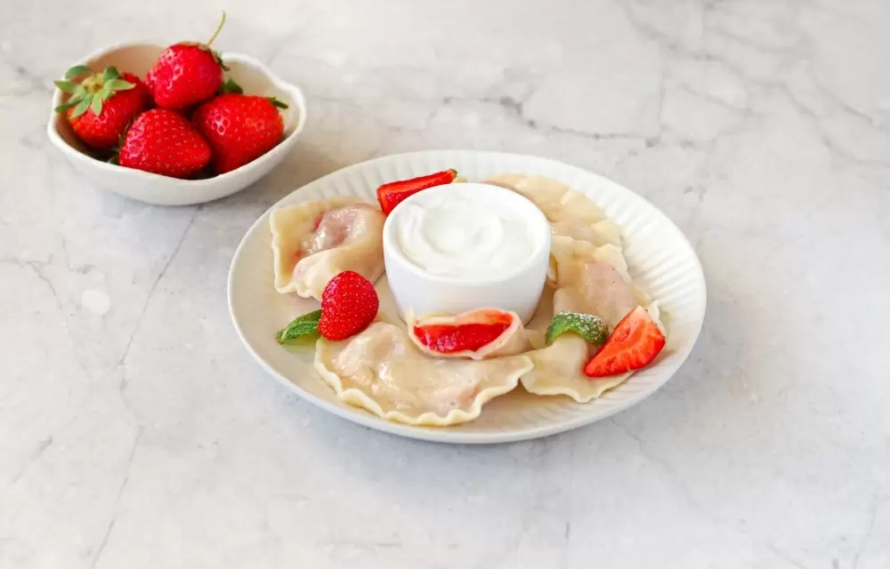 Клубничные вареники: летний вкус детства на вашей кухне