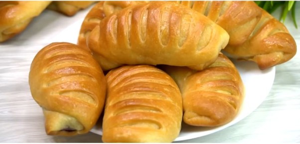 Тайны идеального теста: как наслаждаться свежими пирожками с вишней несколько дней подряд