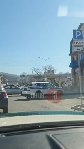 В Южно-Сахалинске седан и универсал столкнулись на Бумажной