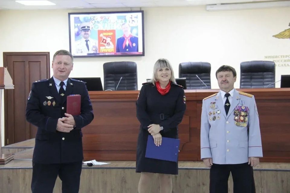 В УМВД России по Сахалинской области состоялось познавательно-торжественное мероприятие, посвящённое Дню детских общественных организаций: пионеры, кадеты и ветераны встретились, чтобы поздравить «главного пионера»... В УМВД России по Сахалинской области состоялось познавательно-торжественное мероприятие, посвящённое Дню детских общественных организаций: пионеры, кадеты и ветераны встретились, чтобы поздравить «главного пионера»...