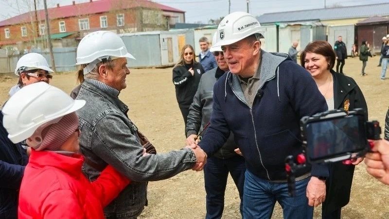 В Смирных до конца года переселят людей из аварийных домов