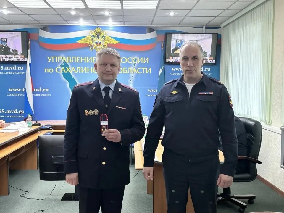 Начальник УМВД России по Сахалинской области полковник полиции Владимир Арбузов провел оперативное совещание с руководителями подразделений аппарата и территориальных органов УМВД России по Сахалинской области Начальник УМВД России по Сахалинской области полковник полиции Владимир Арбузов провел оперативное совещание с руководителями подразделений аппарата и территориальных органов УМВД России по Сахалинской области