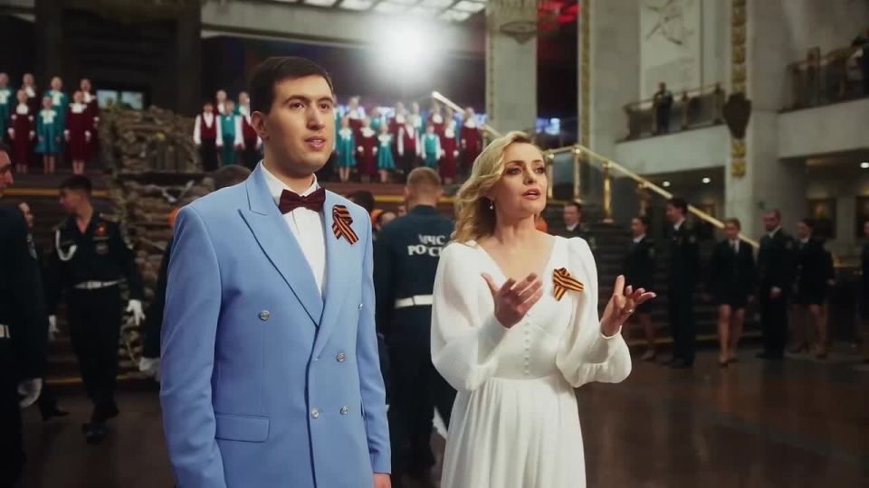 Международный флешмоб «Память хранит имена» объединил тысячи участников в Музее Победы в Москве