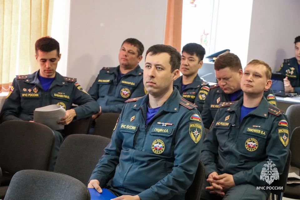 Разбор крупнейших пожаров и деловая игра: в Южно-Сахалинске прошла школа оперативного мастерства Разбор крупнейших пожаров и деловая игра: в Южно-Сахалинске прошла школа оперативного мастерства