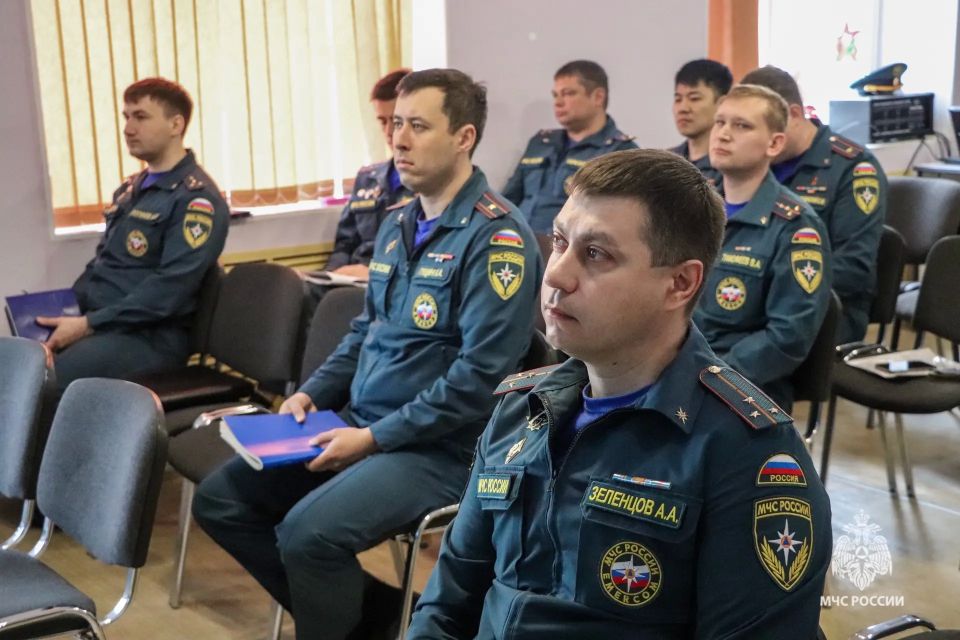 Разбор крупнейших пожаров и деловая игра: в Южно-Сахалинске прошла школа оперативного мастерства Разбор крупнейших пожаров и деловая игра: в Южно-Сахалинске прошла школа оперативного мастерства