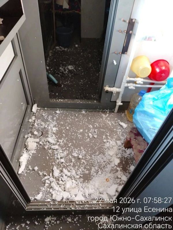 В сквере Есенина в Южно-Сахалинске разгромили туалет В сквере Есенина в Южно-Сахалинске разгромили туалет