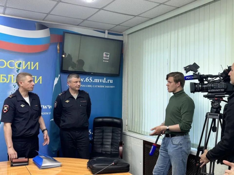 В УМВД России по Сахалинской области состоялся круглый стол, посвященный профилактике дорожно-транспортных происшествий с участием несовершеннолетних водителей, безопасности использования СИМ В УМВД России по Сахалинской области состоялся круглый стол, посвященный профилактике дорожно-транспортных происшествий с участием несовершеннолетних водителей, безопасности использования СИМ