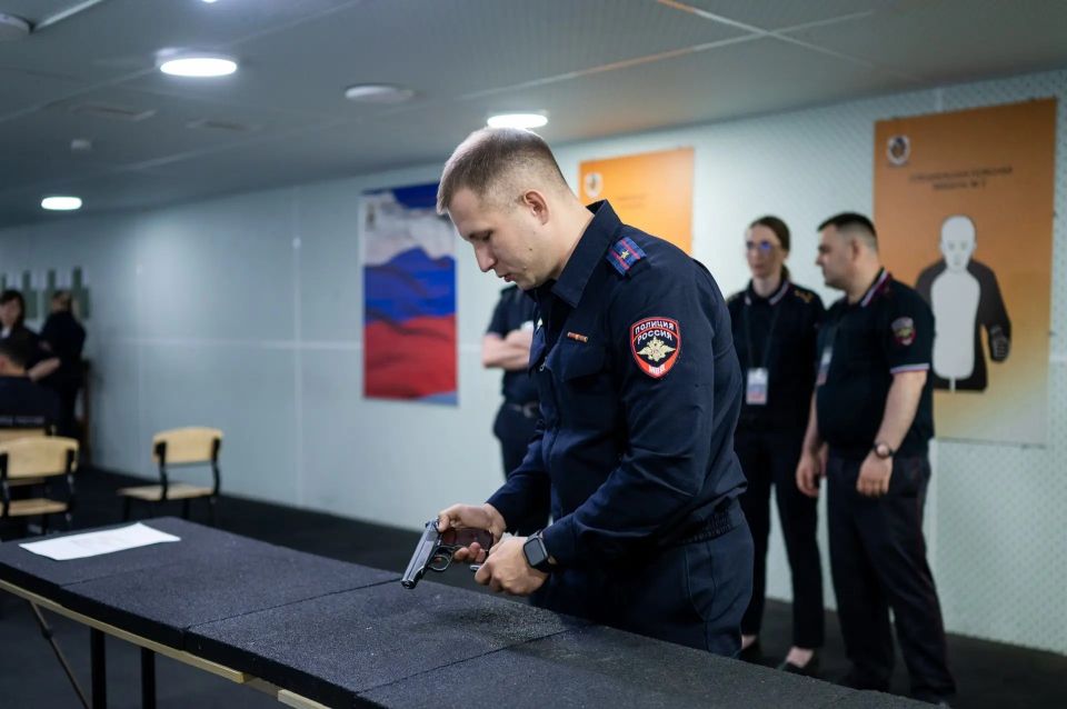 САХАЛИНСКАЯ ПОЛИЦИЯ УЧАСТКОВЫМ МИЩЕНКО ГОРДИТСЯ САХАЛИНСКАЯ ПОЛИЦИЯ УЧАСТКОВЫМ МИЩЕНКО ГОРДИТСЯ