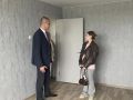 Жительница Анивы получила ключи от собственного жилья