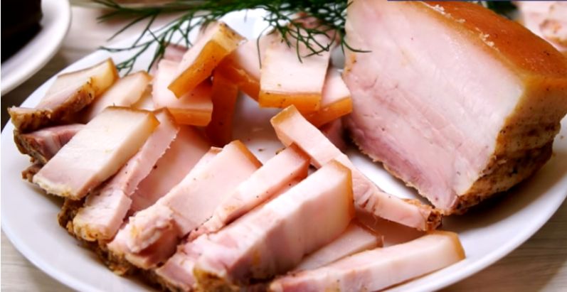Как вкусно приготовить сало в пакете: простой и быстрый способ