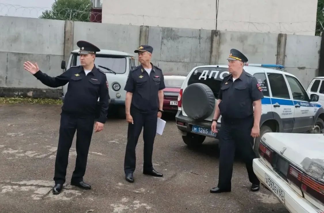 Следующим объектом рабочей поездки руководства УМВД стал ОМВД «Тымовский» Следующим объектом рабочей поездки руководства УМВД стал ОМВД «Тымовский»