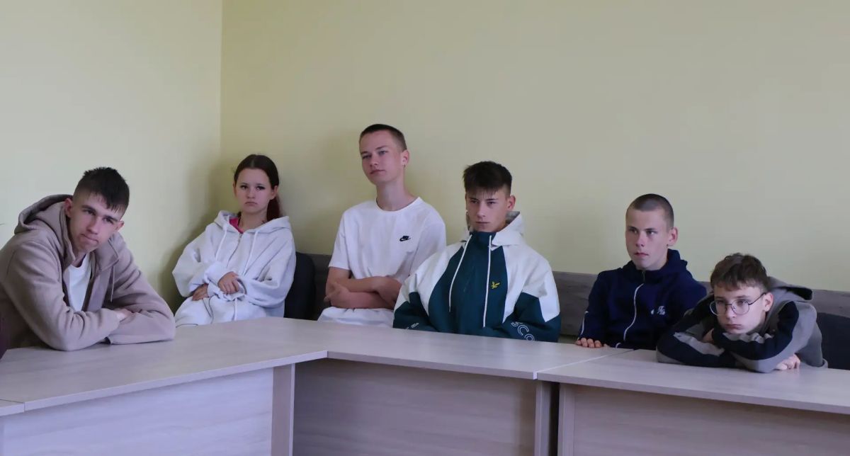 Сотрудники следственного управления СК РФ по Сахалинской области совместно с представителем регионального отделения Молодежного союза «Юный следователь» посетили воспитанников центра «Звёздный» в преддверии Дня любви, семьи... Сотрудники следственного управления СК РФ по Сахалинской области совместно с представителем регионального отделения Молодежного союза «Юный следователь» посетили воспитанников центра «Звёздный» в преддверии Дня любви, семьи...