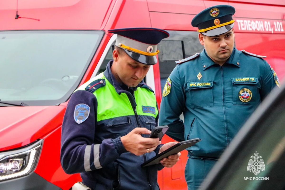 Неправильно припаркованные во дворах автомобили — угроза для жизни и спасения Неправильно припаркованные во дворах автомобили — угроза для жизни и спасения