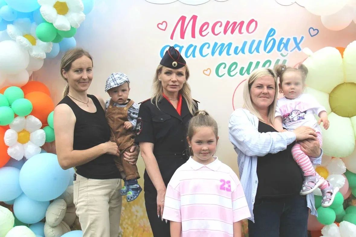День семьи, любви и верности под надёжной защитой Сахалинской полиции День семьи, любви и верности под надёжной защитой Сахалинской полиции