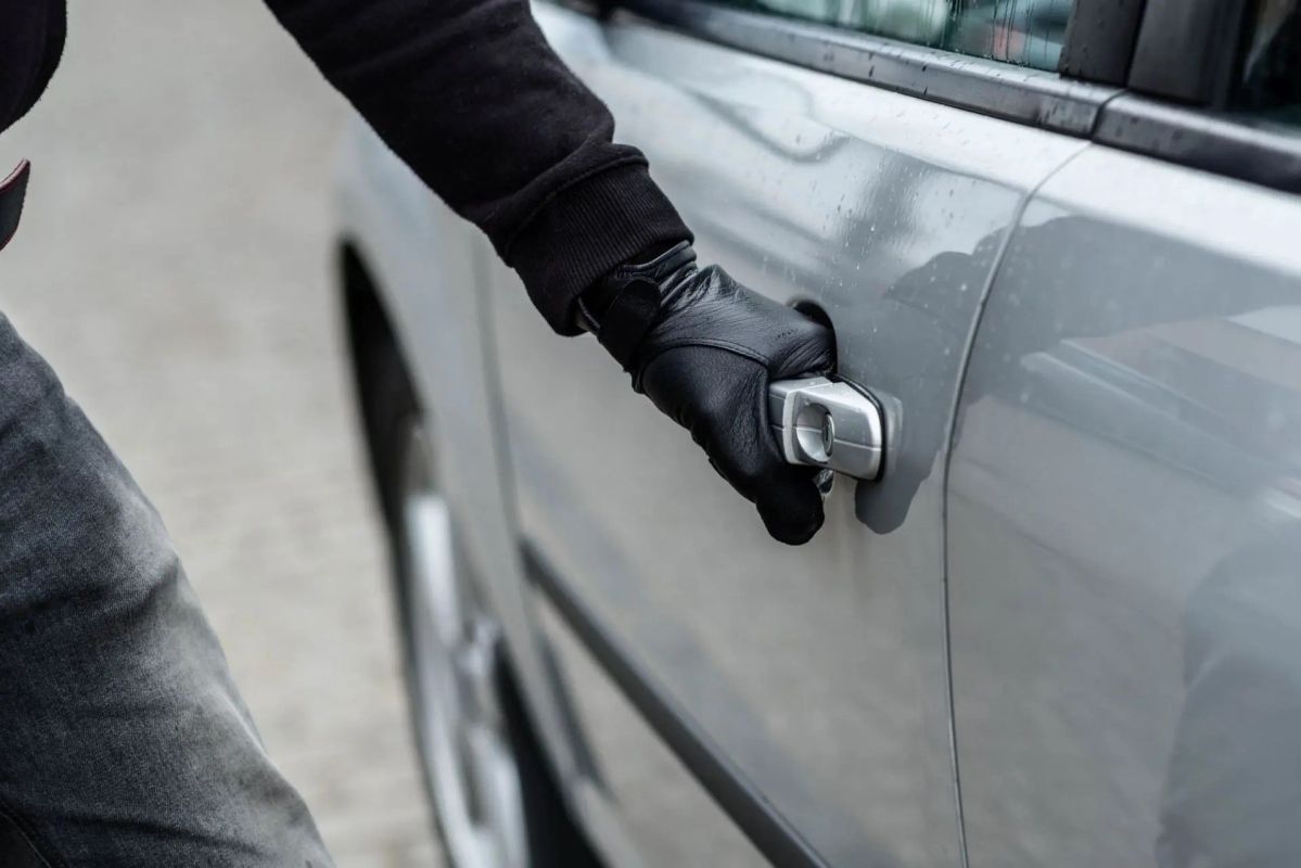 В Поронайске задержан подозреваемый в угоне автомобиля