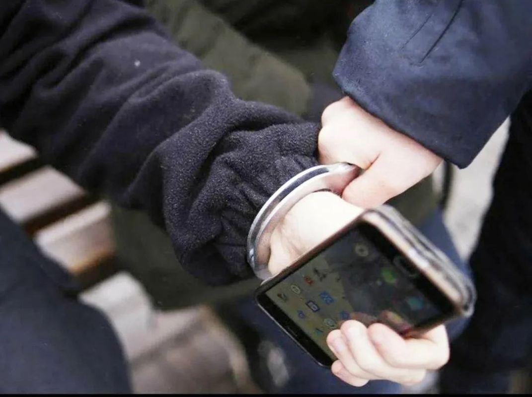 В Южно-Сахалинске полицией раскрыта кража мобильного телефона В Южно-Сахалинске полицией раскрыта кража мобильного телефона