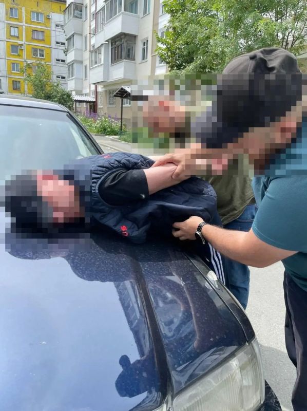 В Южно-Сахалинске сотрудники полиции задержали подозреваемого в грабеже В Южно-Сахалинске сотрудники полиции задержали подозреваемого в грабеже