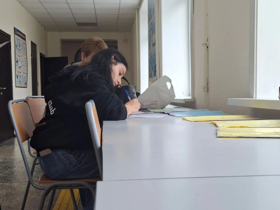 Все решит конкурс аттестатов – в сахалинском промышленно-экономическом техникуме уже перебор по числу поступающих Все решит конкурс аттестатов – в сахалинском промышленно-экономическом техникуме уже перебор по числу поступающих