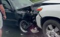Два автомобиля лоб в лоб столкнулись на трассе в Пригородном