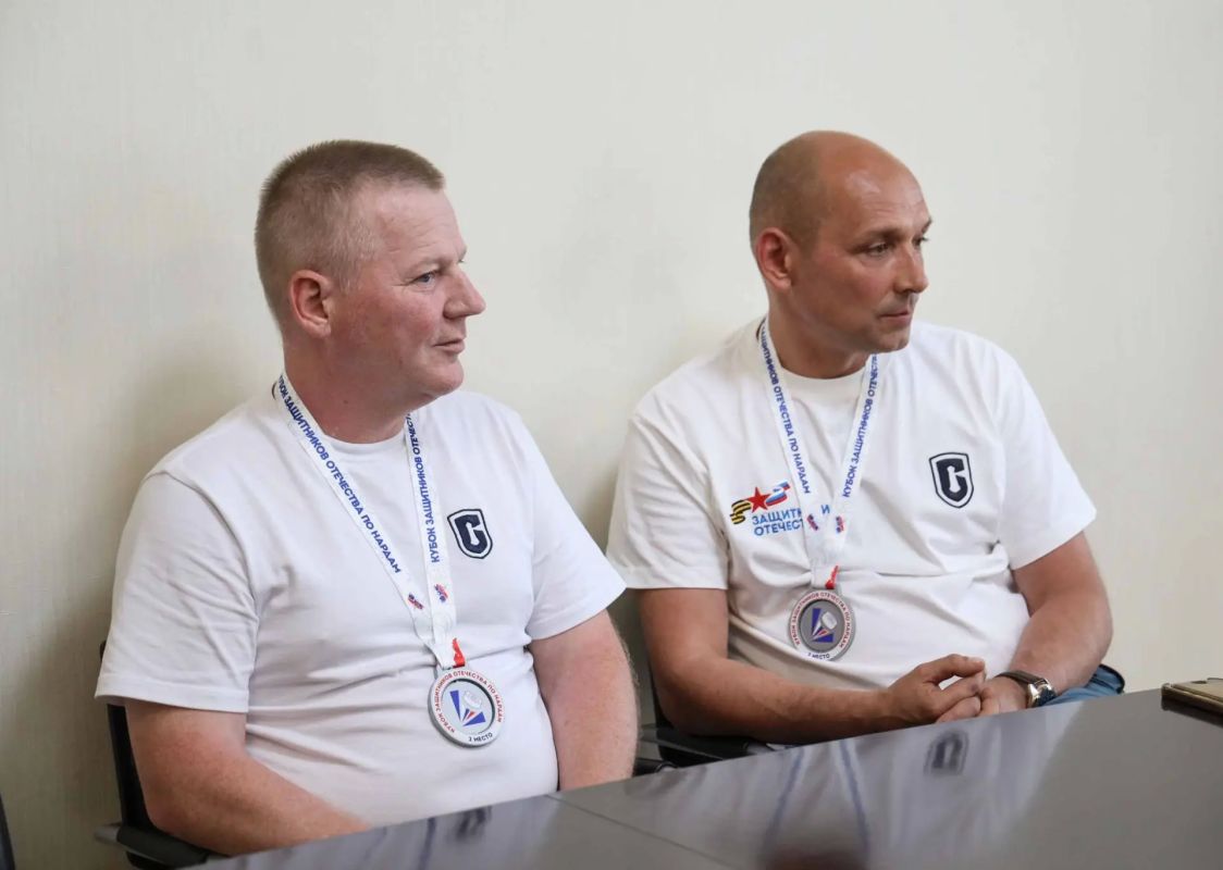 Сахалинских ветеранов СВО чествовали в региональном минспорте Сахалинских ветеранов СВО чествовали в региональном минспорте