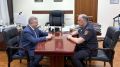 Георгий Карлов обсудил с главой сахалинского УМВД борьбу с мошенниками и миграционный контроль