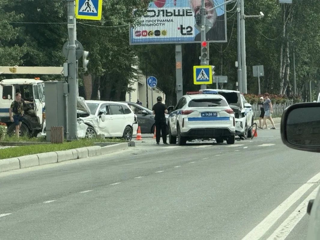 Жесткое ДТП с участием патрульной машины ГАИ произошло в Южно-Сахалинске