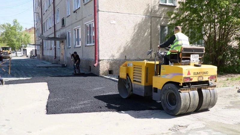 В сахалинских дворах отремонтировали более 26 тысяч кв метров асфальта