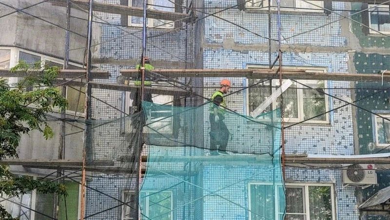 По поручению Валерия Лимаренко на Сахалине и Курилах отремонтируют почти 300 элементов жилых домов По поручению Валерия Лимаренко на Сахалине и Курилах отремонтируют почти 300 элементов жилых домов
