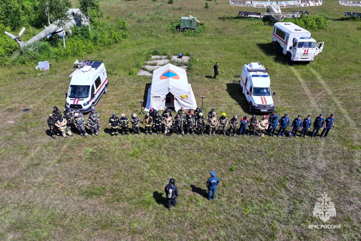 На Сахалине прошли масштабные учения по развертыванию опорного пункта пожаротушения На Сахалине прошли масштабные учения по развертыванию опорного пункта пожаротушения