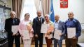 Сахалинских пенсионеров чествовали в региональном минспорте