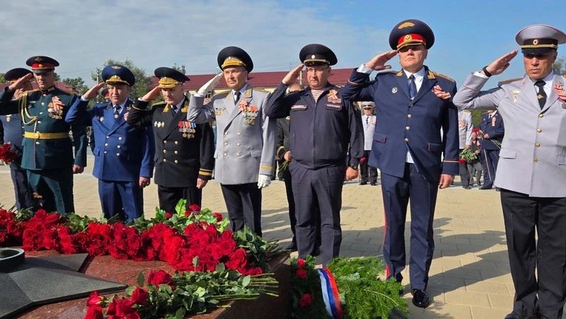 Фоторепортаж: в Южно-Сахалинске прошел парад ко Дню Победы над милитаристской Японией Фоторепортаж: в Южно-Сахалинске прошел парад ко Дню Победы над милитаристской Японией