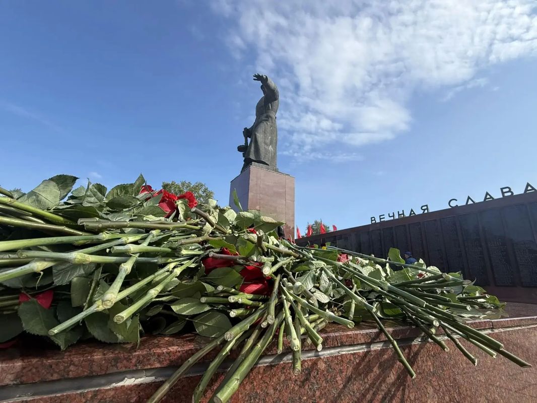 81-ю годовщину Победы над милитаристской Японией и окончания Второй мировой войны отмечают в Южно-Сахалинске 81-ю годовщину Победы над милитаристской Японией и окончания Второй мировой войны отмечают в Южно-Сахалинске