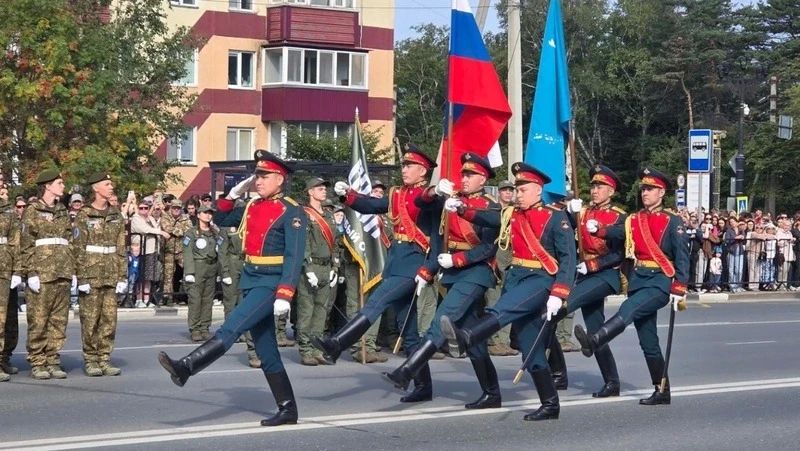 Фоторепортаж: в Южно-Сахалинске прошел парад ко Дню Победы над милитаристской Японией Фоторепортаж: в Южно-Сахалинске прошел парад ко Дню Победы над милитаристской Японией