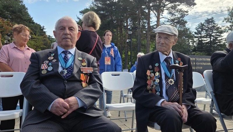 Фоторепортаж: в Южно-Сахалинске прошел парад ко Дню Победы над милитаристской Японией Фоторепортаж: в Южно-Сахалинске прошел парад ко Дню Победы над милитаристской Японией