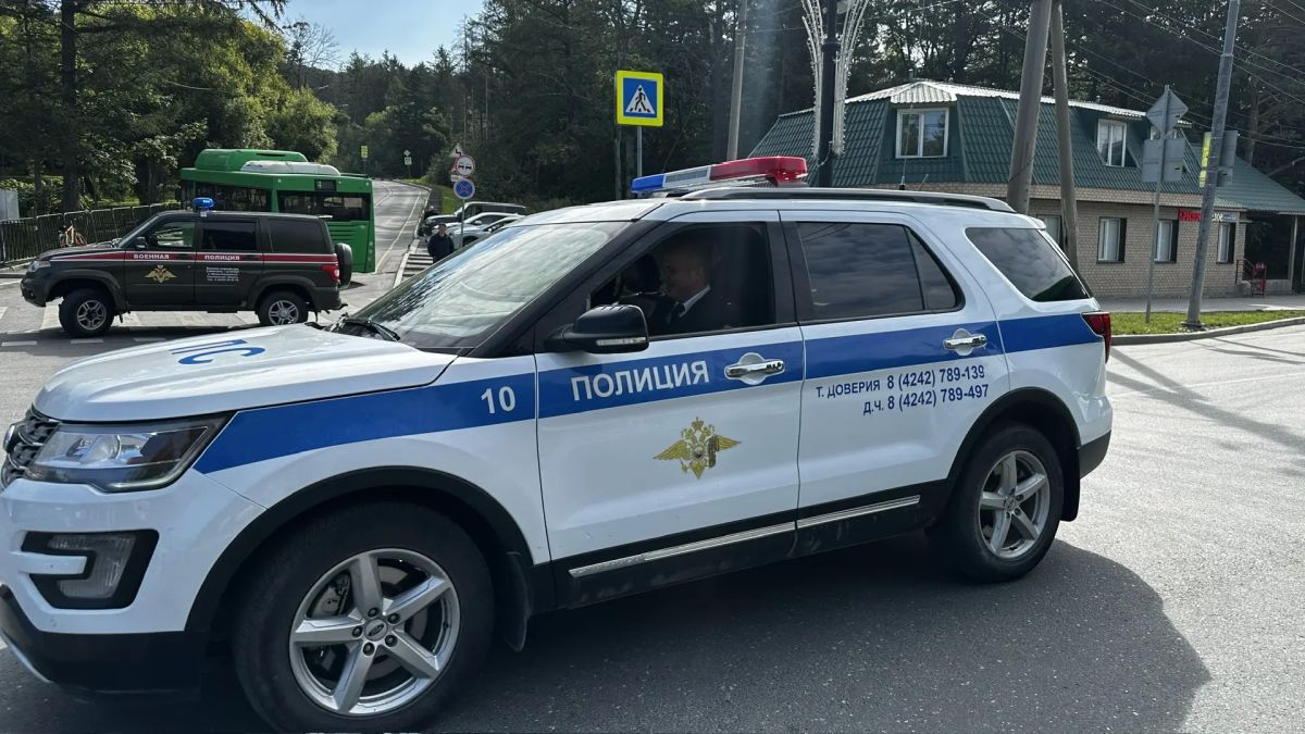 Сотрудники сахалинской полиции обеспечили охрану общественного порядка в дни памятных мероприятий Сотрудники сахалинской полиции обеспечили охрану общественного порядка в дни памятных мероприятий