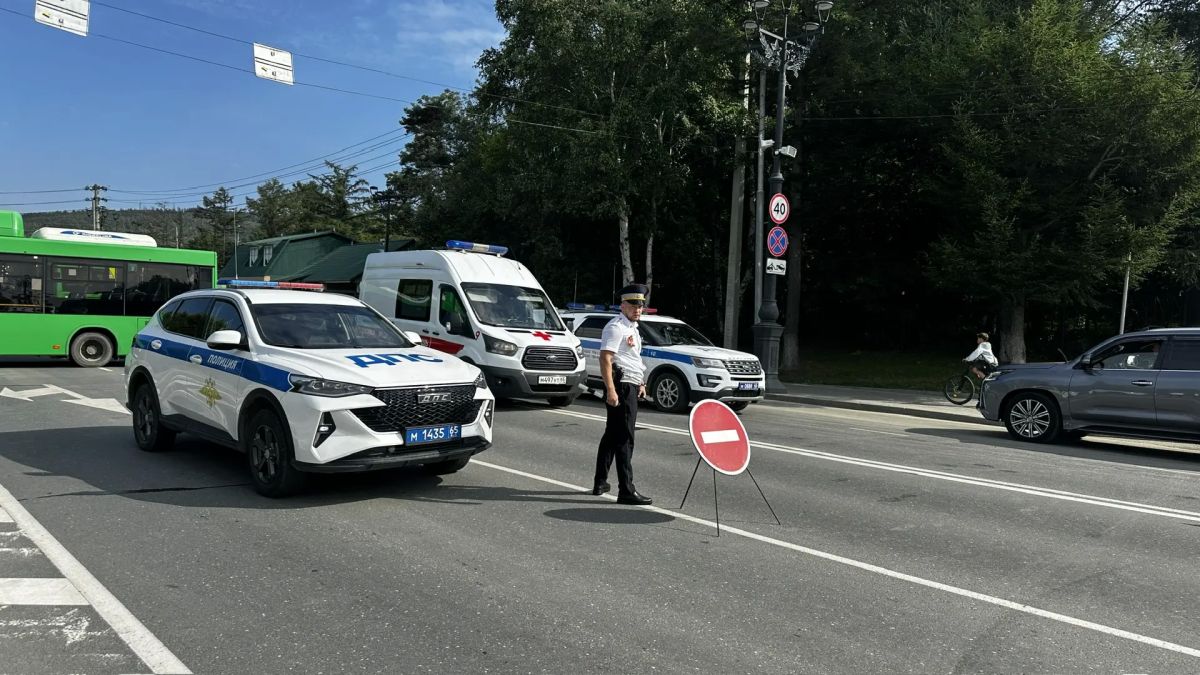 Сотрудники сахалинской полиции обеспечили охрану общественного порядка в дни памятных мероприятий Сотрудники сахалинской полиции обеспечили охрану общественного порядка в дни памятных мероприятий