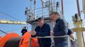 Валерий Лимаренко осмотрел прибывший в морской порт Корсакова дноуглубительный флот