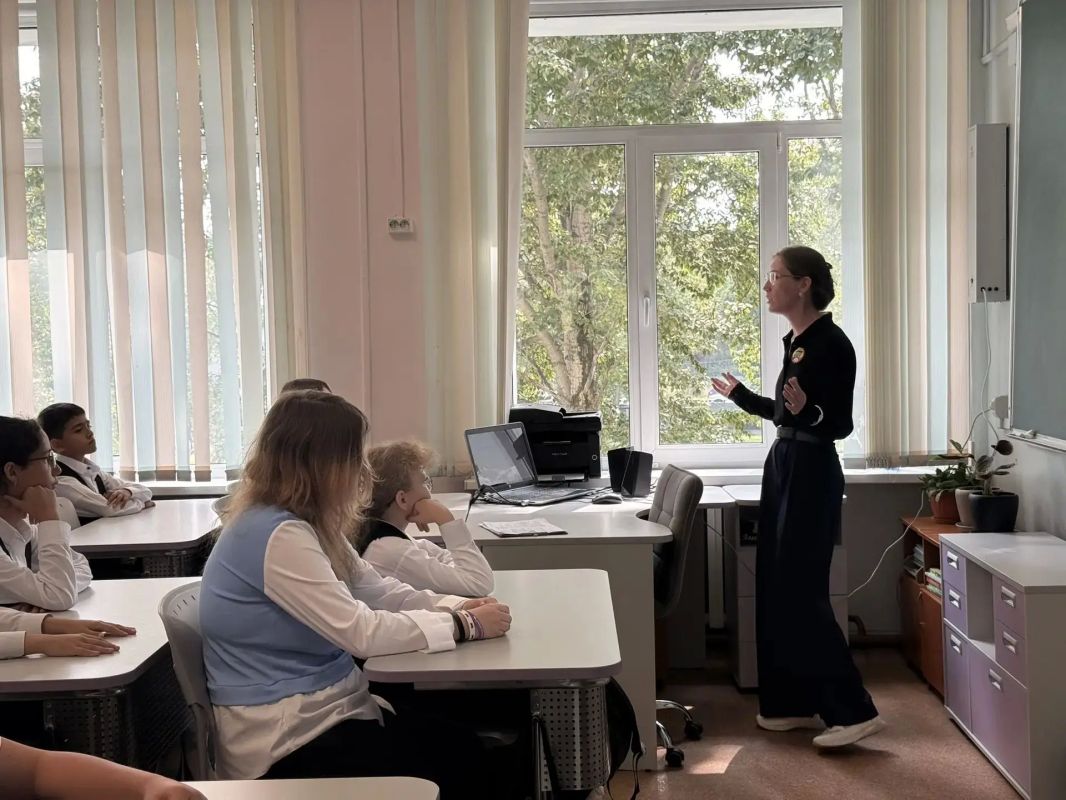 Новый сезон «Разговоров о важном» начался в школах Сахалина и Курил Новый сезон «Разговоров о важном» начался в школах Сахалина и Курил