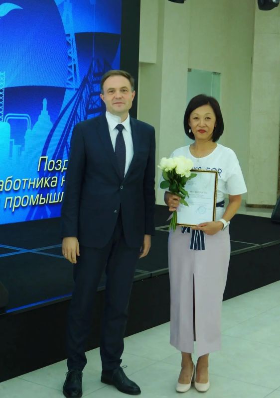 Дмитрий Куварин торжественно вручил Благодарности министерства энергетики Сахалинской области сотрудникам АО «Сахалинская нефтяная компания»! Дмитрий Куварин торжественно вручил Благодарности министерства энергетики Сахалинской области сотрудникам АО «Сахалинская нефтяная компания»!