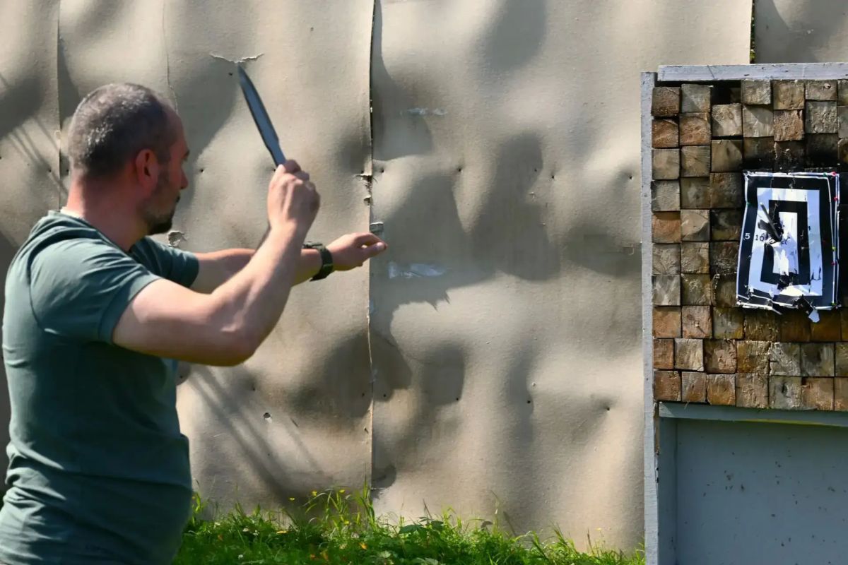 На Лесном стадионе прошёл этап спартакиады по спортивному метанию ножа На Лесном стадионе прошёл этап спартакиады по спортивному метанию ножа