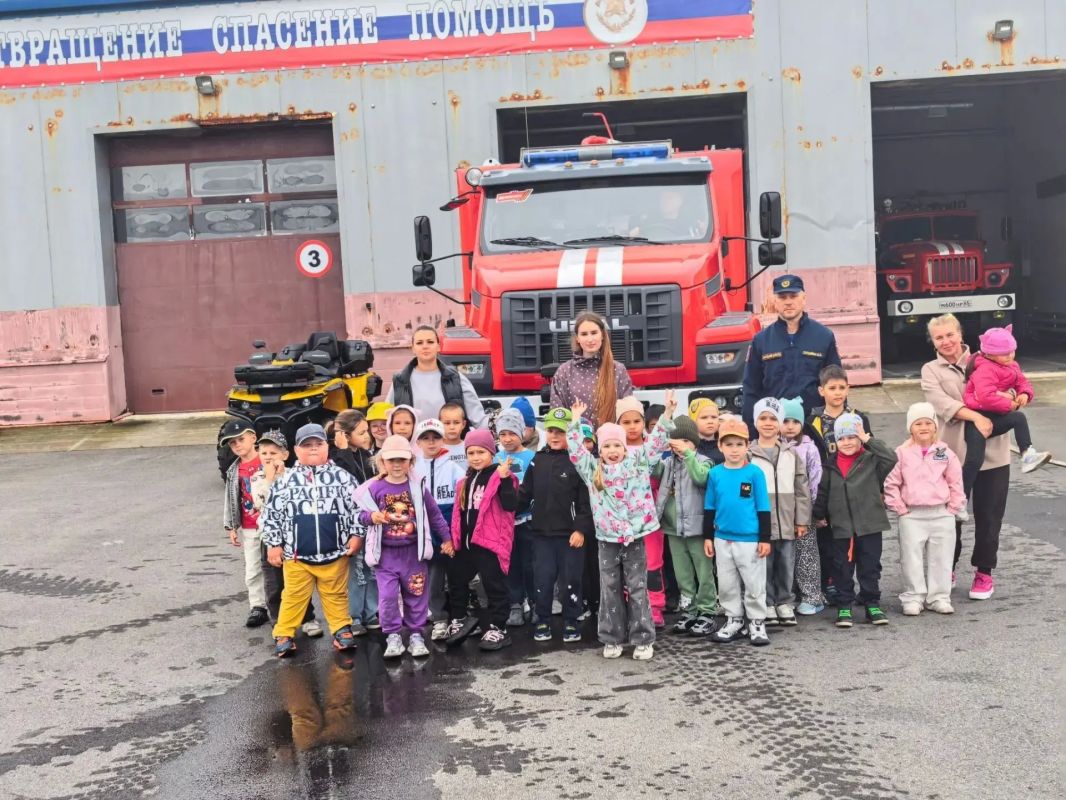 Юные курильчане «примерили» на себя роль пожарных