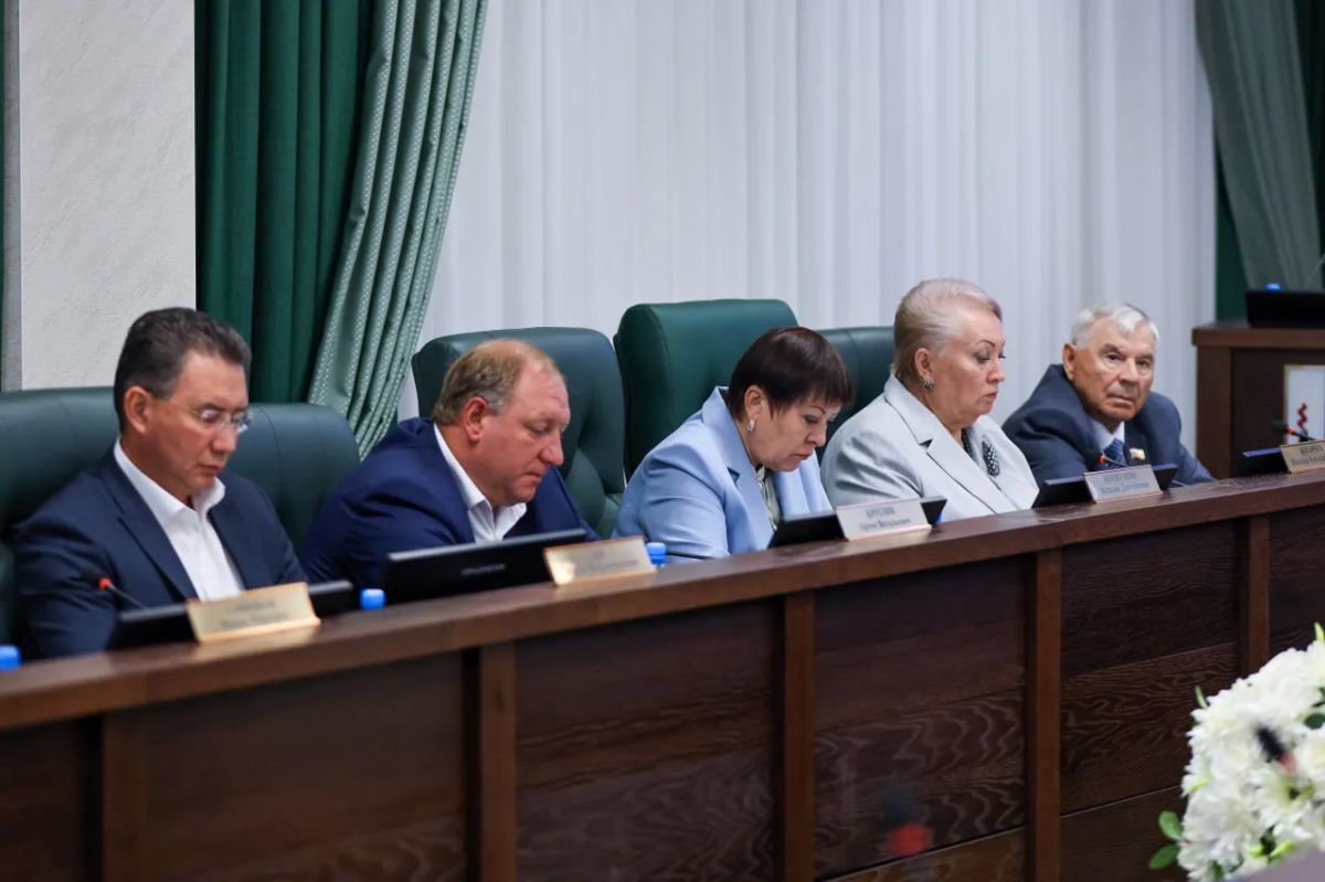 Депутаты рассмотрели поправки в бюджет Сахалинской области на 2026 год Депутаты рассмотрели поправки в бюджет Сахалинской области на 2026 год