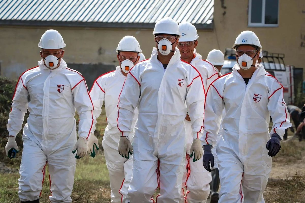 На Сахалине отработаны действия по тушению пожара и ликвидации разлива нефтепродуктов На Сахалине отработаны действия по тушению пожара и ликвидации разлива нефтепродуктов