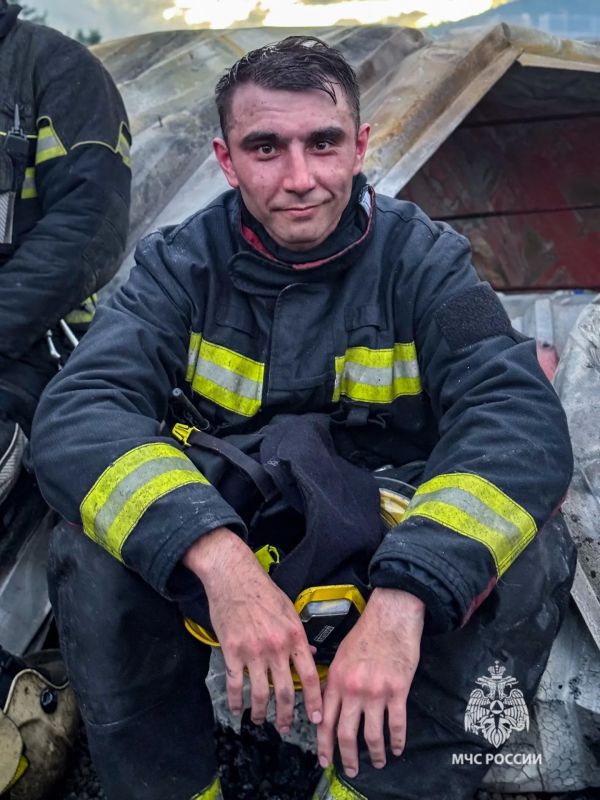 144 года Южно-Сахалинску!. За полтора века менялось многое, но неизменным остается главное - огнеборцы ежедневно сталкиваются с экстремальными условиями работы, рискуют жизнью, проявляют самоотверженность, высокий... 144 года Южно-Сахалинску!. За полтора века менялось многое, но неизменным остается главное - огнеборцы ежедневно сталкиваются с экстремальными условиями работы, рискуют жизнью, проявляют самоотверженность, высокий...